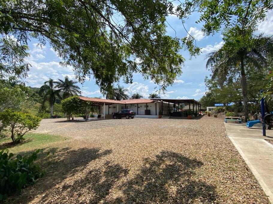 Finca Campestre Con Hermosa Vista Анапоима Екстериор снимка